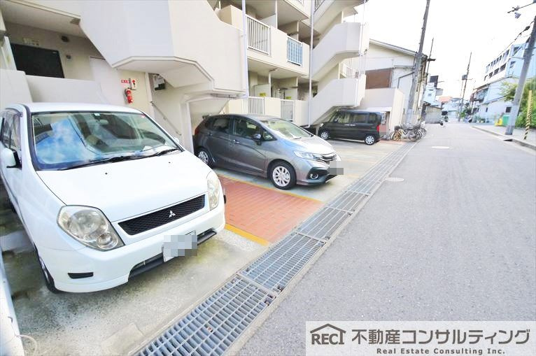 甲南ドエル青木の駐車場