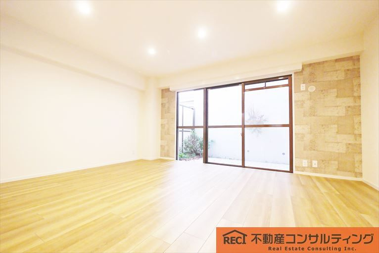 レオロイヤル六甲C棟の外観