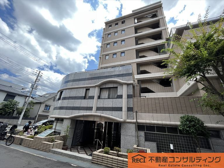 クラウンハイム本山セレネートの外観