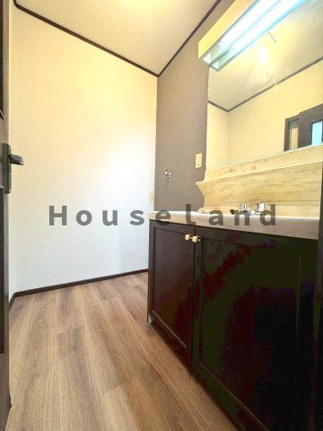 下三毛戸建の洗面所