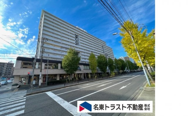 虹ヶ丘マンション本館の周辺