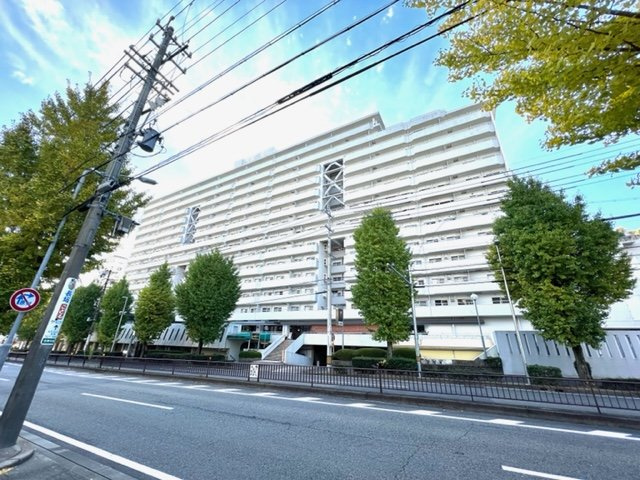 虹ヶ丘マンション本館の外観