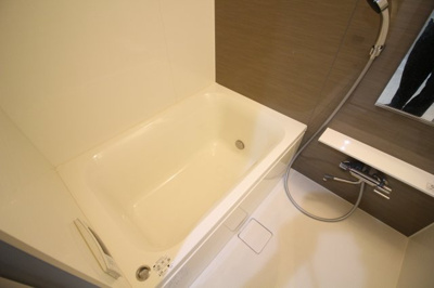 【浴室】 | フォレ・リビエール磯辺通