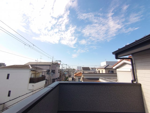 東大阪市鷹殿町　新築の展望|花園ラグビー場の照明まで見通す事ができ、東には生駒山の四季の変化を感じます