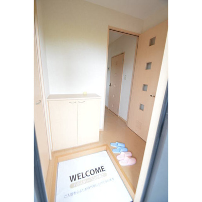 【玄関】 | ルミエールやなせ