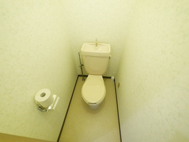 ミユキシティーマンションのトイレ|ゆったりとした空間のトイレです