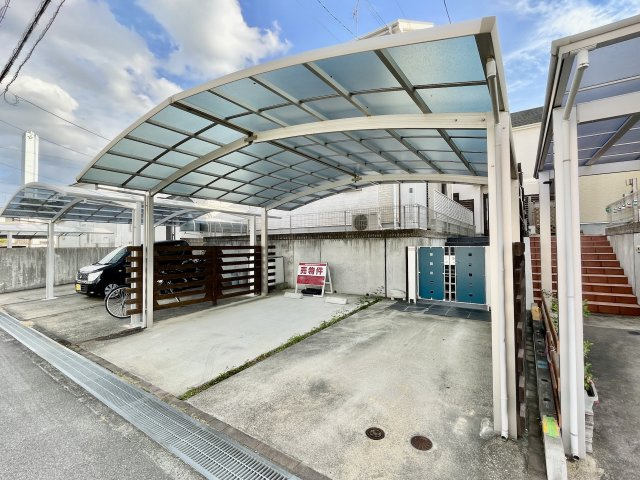 松ヶ丘五丁目戸建の外観|築13年【松ヶ丘団地】バス停徒歩4分
【天神山小学校】【春日南中学校】