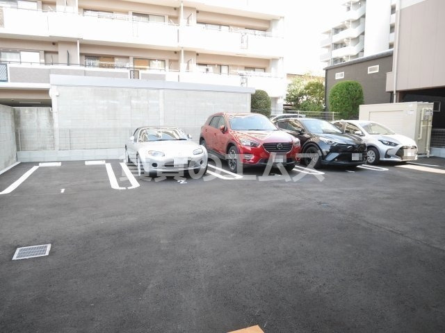【駐車場】 | ＬＵＸ　ＨＡＫＡＴＡ | Ｌｕｘ　ＨＡＫＡＴＡの駐車場