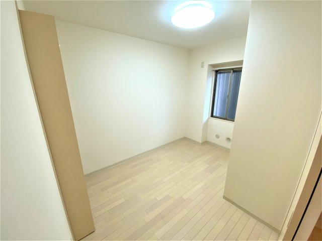 キャッスル常滑　東棟の洋室
