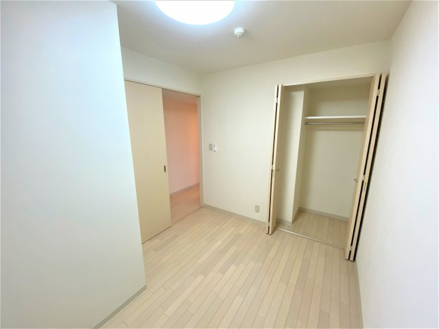 キャッスル常滑　東棟の洋室