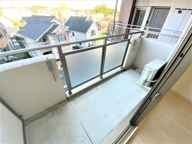 キャッスル常滑　東棟のバルコニー