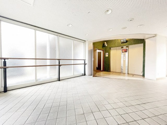 【エントランス】 | 建物の内部です