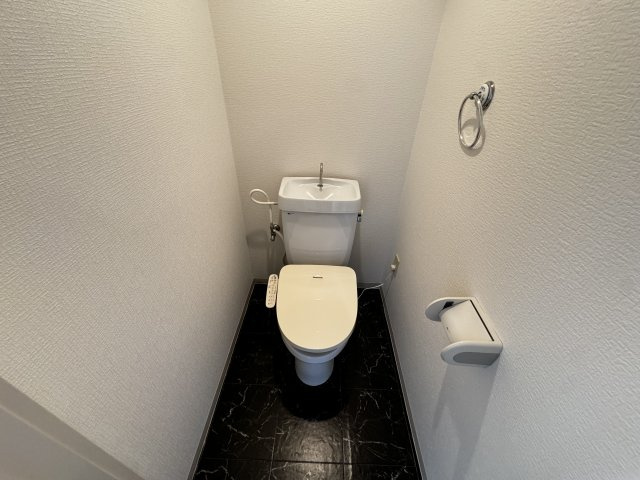 【トイレ】 | シロハイヌ門戸 | コンパクトで使いやすいトイレです