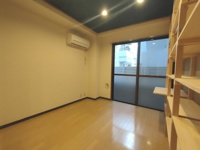 フローリエ細山Ⅲの洋室