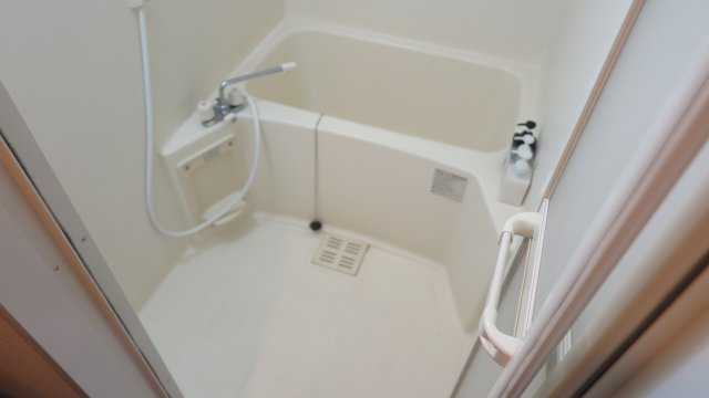 コンチネンタル難波東の浴室