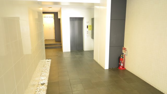 コンチネンタル難波東のエントランス