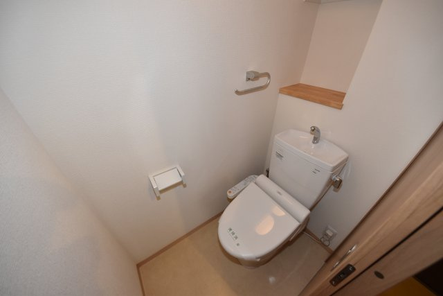 クリスタルグランツ難波南カストールのトイレ|トイレもきれいです