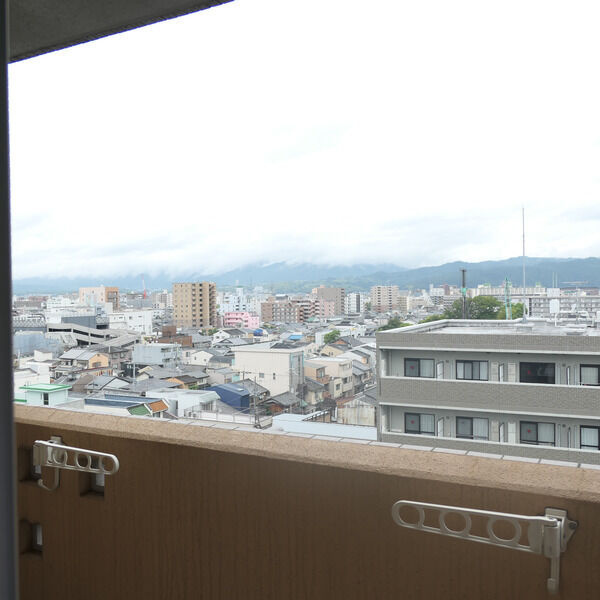 ジュンナインビルの展望