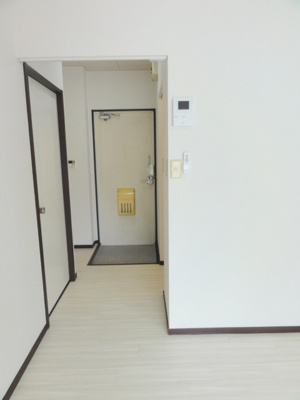 【ロビー】 | グリーンコーポ | シンプルで使いやすい玄関です