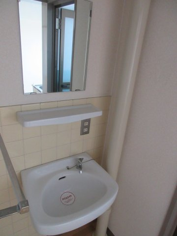 第一イワサキビルの洗面所