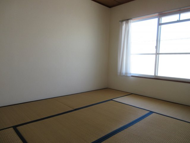 第一イワサキビルの和室