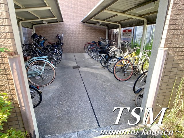 ロイヤルコート香里園のその他共用部分|敷地内駐輪場