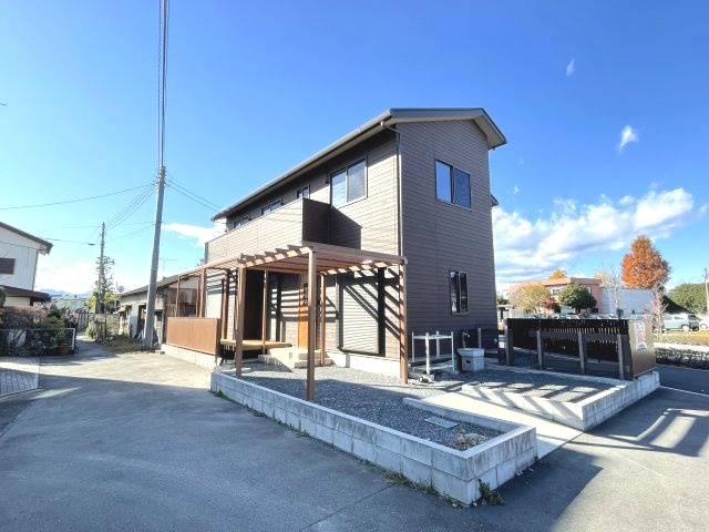 高崎市新町　中古の前面道路含む現地写真