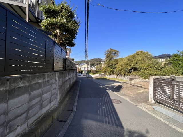 2階レベルから　富士山・江ノ島を臨むの前面道路含む現地写真|前面道路