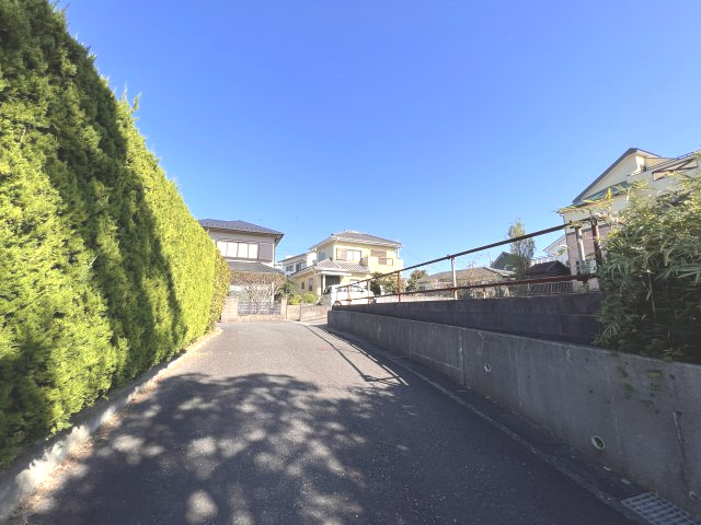 2階レベルから　富士山・江ノ島を臨むの前面道路含む現地写真|前面道路
