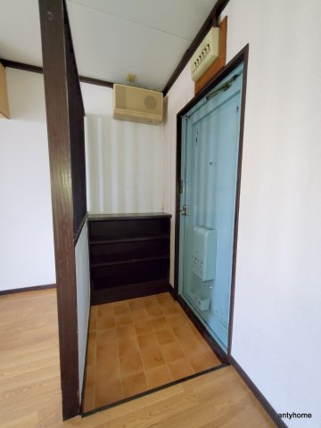 新大阪土井コーポ　仲介手数料無料の玄関