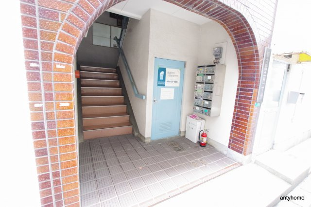 新大阪土井コーポ　仲介手数料無料のロビー