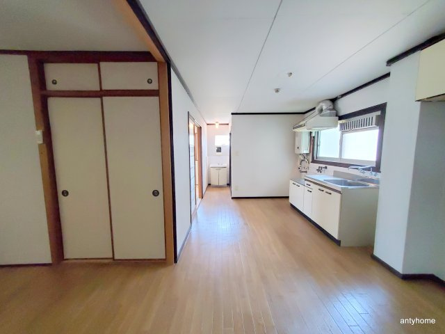 新大阪土井コーポ　仲介手数料無料の居間・リビング