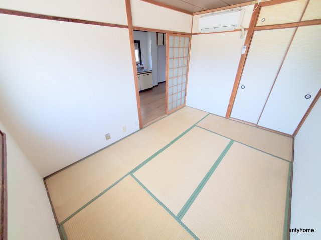 新大阪土井コーポ　仲介手数料無料の寝室