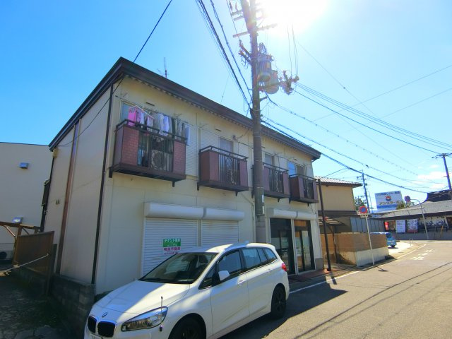 伸和ハイツの外観