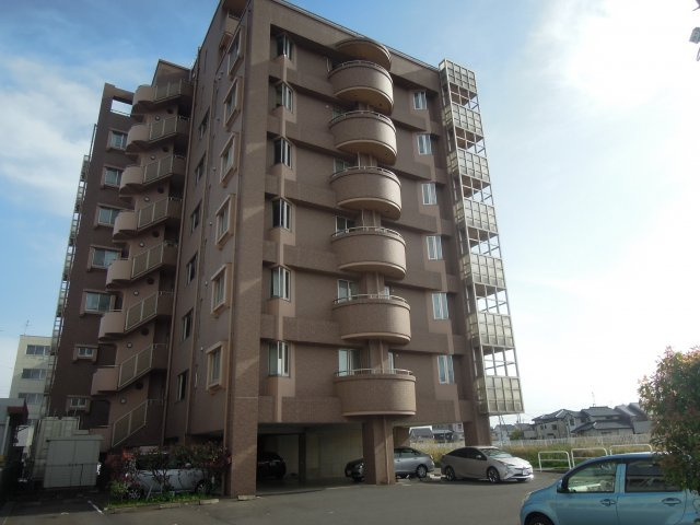 ビジュードゥモナ花堂の外観