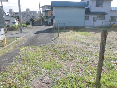【前面道路含む現地写真】 | 大館市片山町2丁目・売地