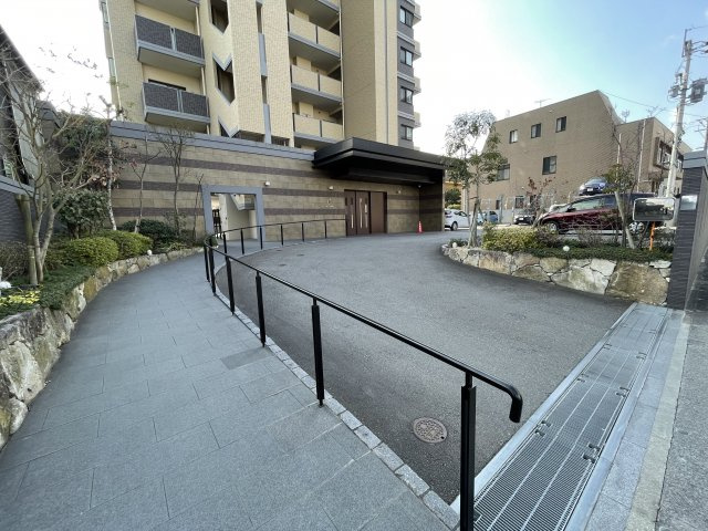 セレンシオ櫛原のエントランス