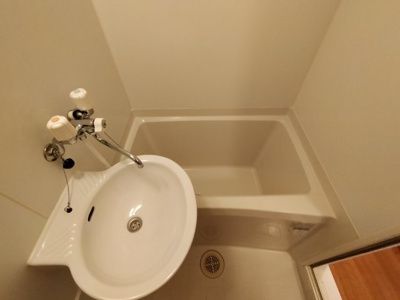 【浴室】 | レオパレスラピスラズリ高井田