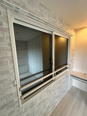 【セキュリティ】 | ガーネット | 防犯シャッター雨戸付きなので夜やお出かけ時も安心です！雨戸は冬場の寒さ対策にもなります◎