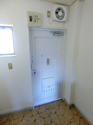 佐鳴台テニスビレッジの玄関