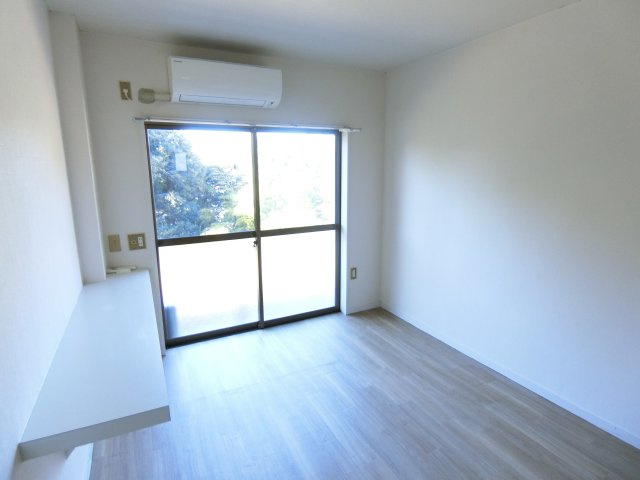 佐鳴台テニスビレッジの洋室