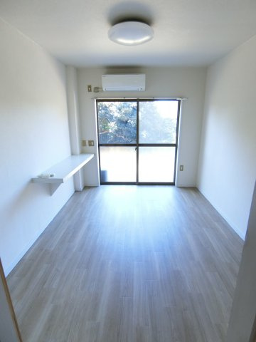 佐鳴台テニスビレッジの洋室