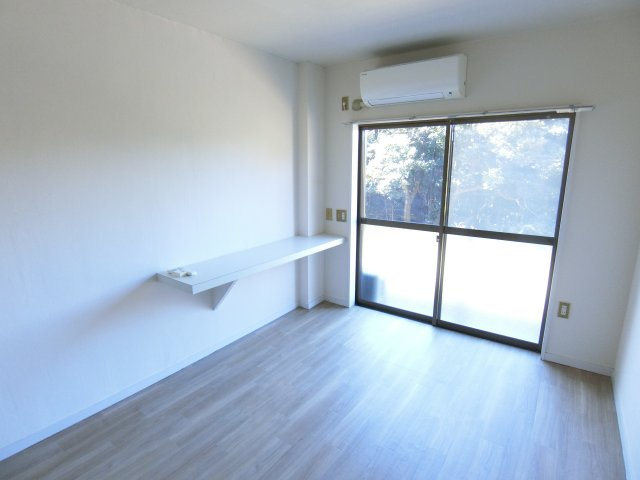 佐鳴台テニスビレッジの洋室