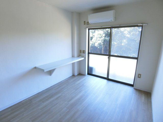 佐鳴台テニスビレッジの洋室