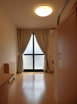 ゆったり過ごせる居間です