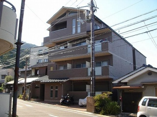 エリーフラッツ嵐山