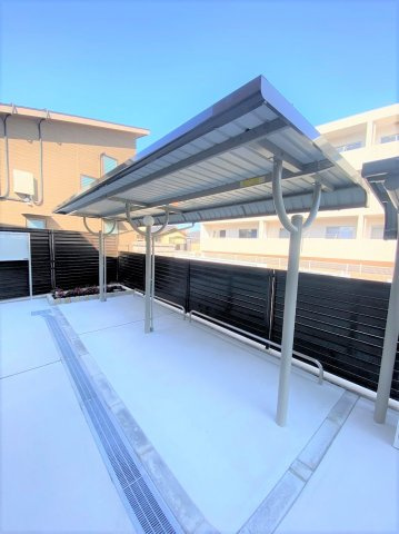 グランディールの駐車場