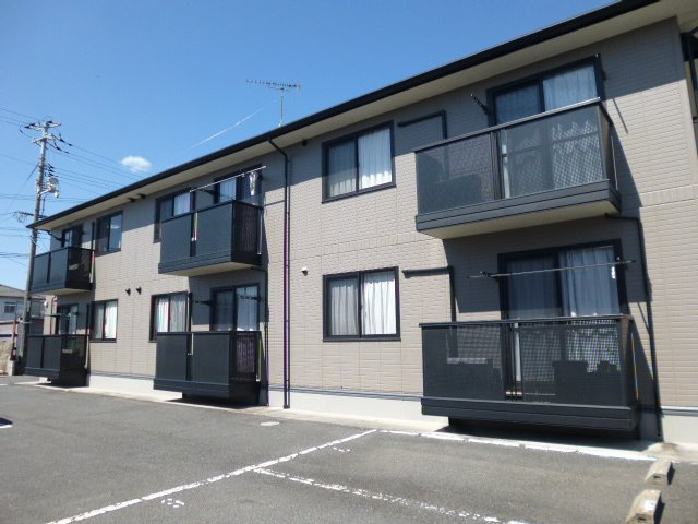 総社市溝口のアパートの外観