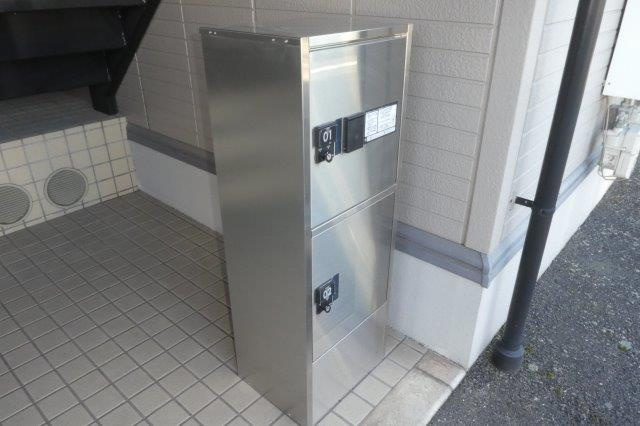総社市溝口のアパートのその他共用部分|宅配ボックス