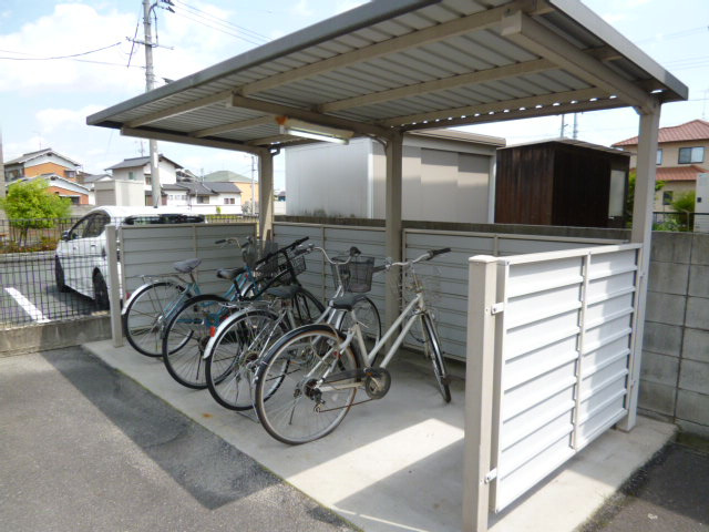 総社市溝口のアパートのその他共用部分|駐輪場
